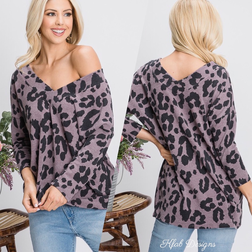❤️LAST 1! V Neck Plum Super Soft Leopard Top! - Picture 2 of 7
